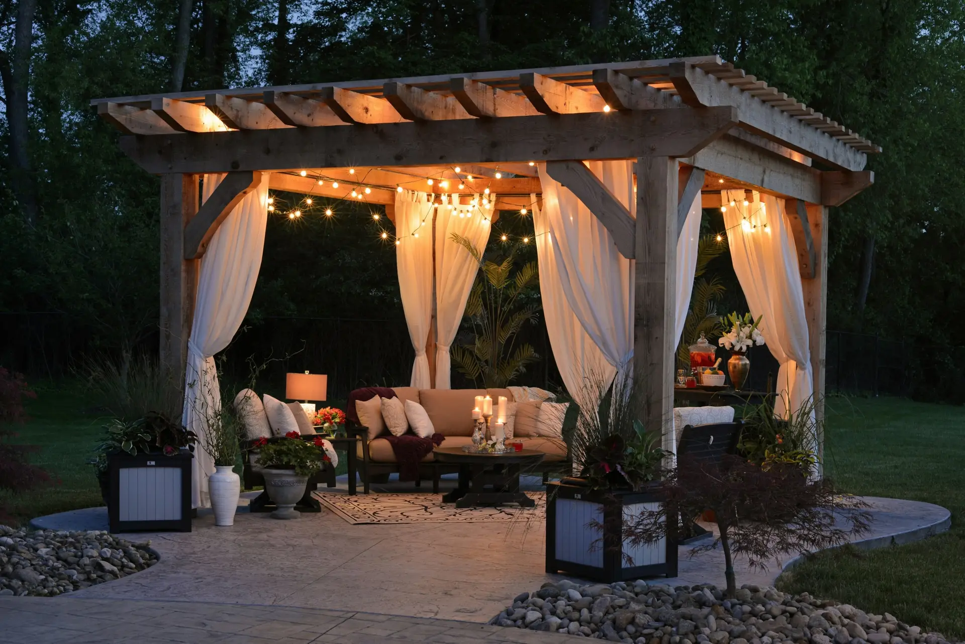 Creating the Perfect Outdoor Living Space for Entertaining